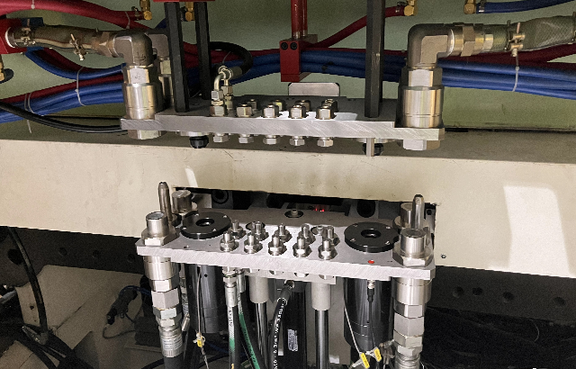 延鋒熱壓設備換模自動對插W206項目